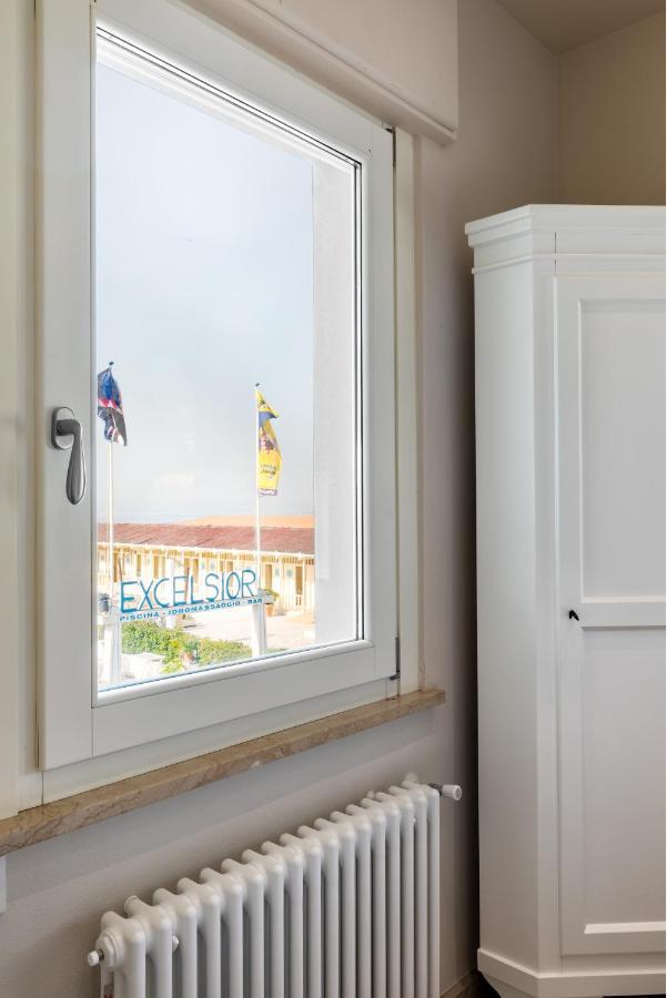 - Sea View Apartment Viareggio
